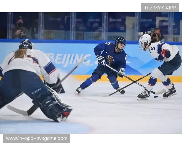 冰球门将扑救堪比超英,赛后获封神 冰球门将扑救堪比超英,赛后获封神