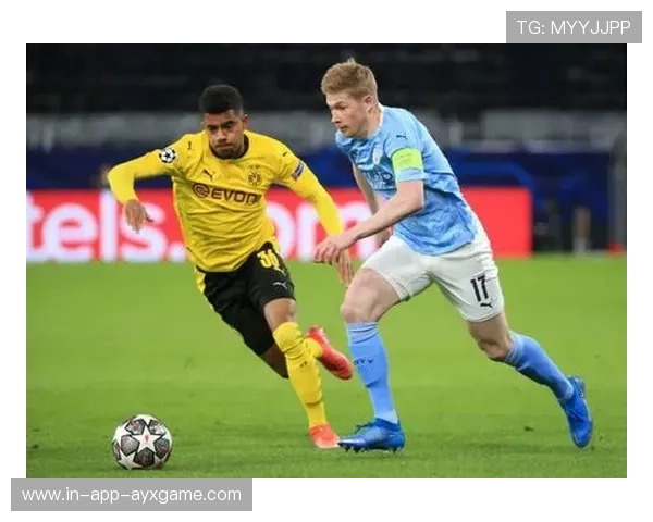 多特蒙德边线连贯推进形成猛烈攻势 多特蒙德边线连贯推进形成猛烈攻势