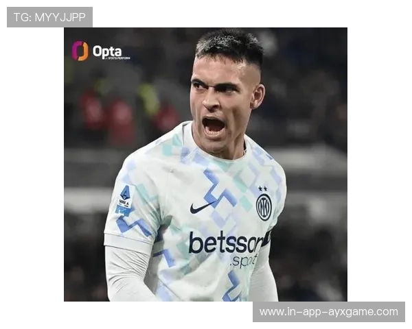 国际米兰训练课上劳塔罗连续成功背身接球，教练组称稳定度提升