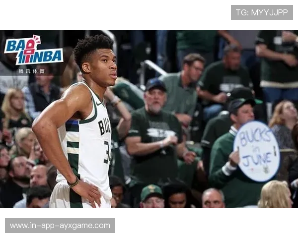 字母哥参与社区绿化活动，低调却有力地回馈故里